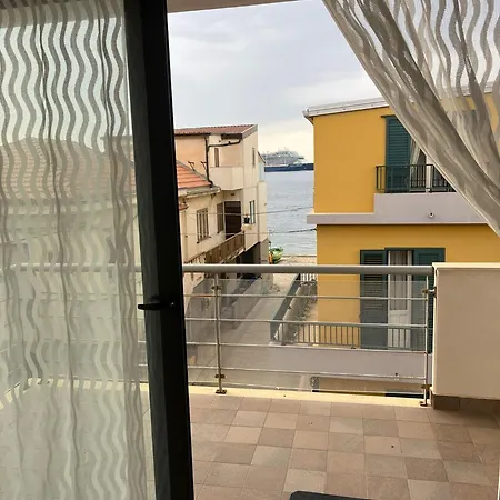 Stretto View - 2 Da Letto A Cannitello * Вилла-Сан-Джованни